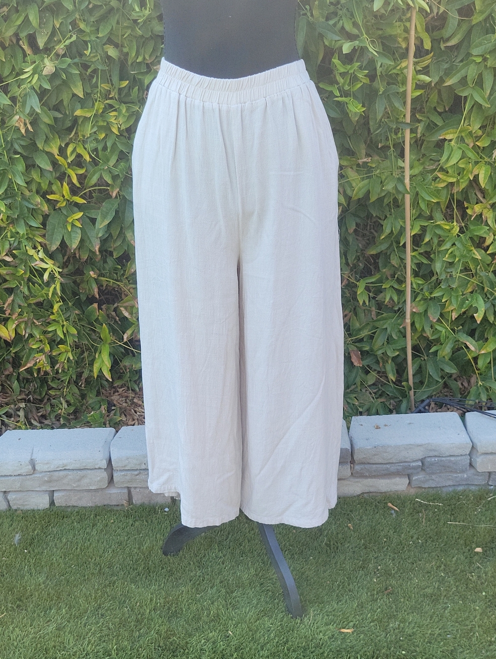 Women's Cream Elastic-Waist Wide-Leg Crop Pants M